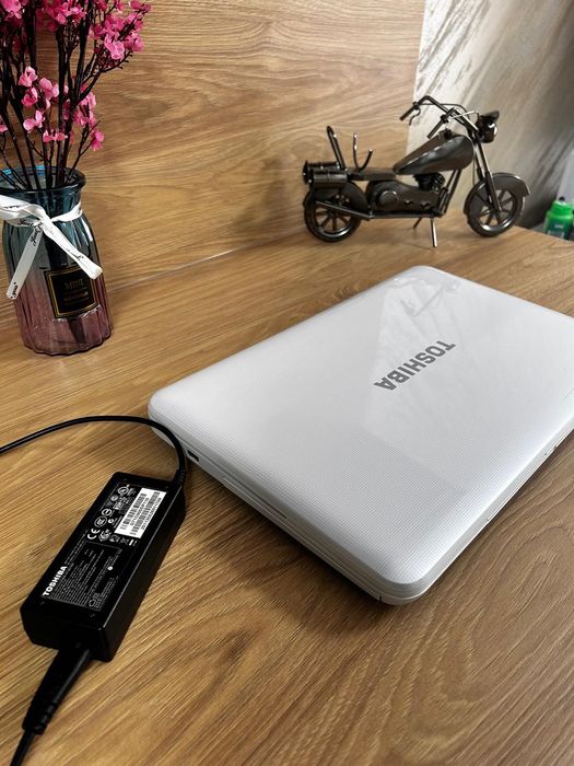 Toshiba Satellite c855 - 1tu