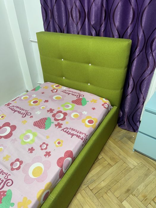 Pat tapitat hamar verde  cu tablie inalta pentru o persoana 100x200 cm