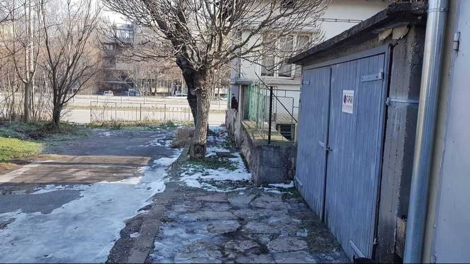 Гараж с канал под наем