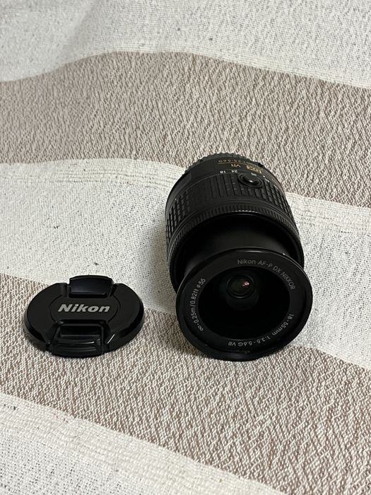 Nikon D7500 Nikon 40mm 2.8 Macro si Nikon 18-55mm