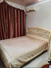 Продам спальный мебел (кровать, угловой шкаф) в хорошем состоянии