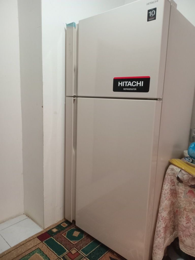 Холодильник HITACHI
