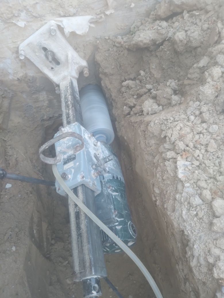 Almazneiy bureniya beton teshish