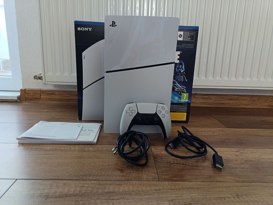 Vând PlayStation 5