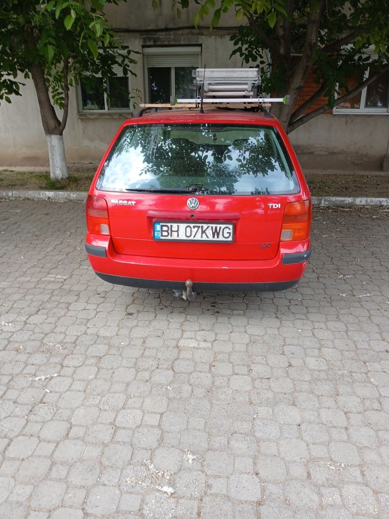 Vând passat din 2001