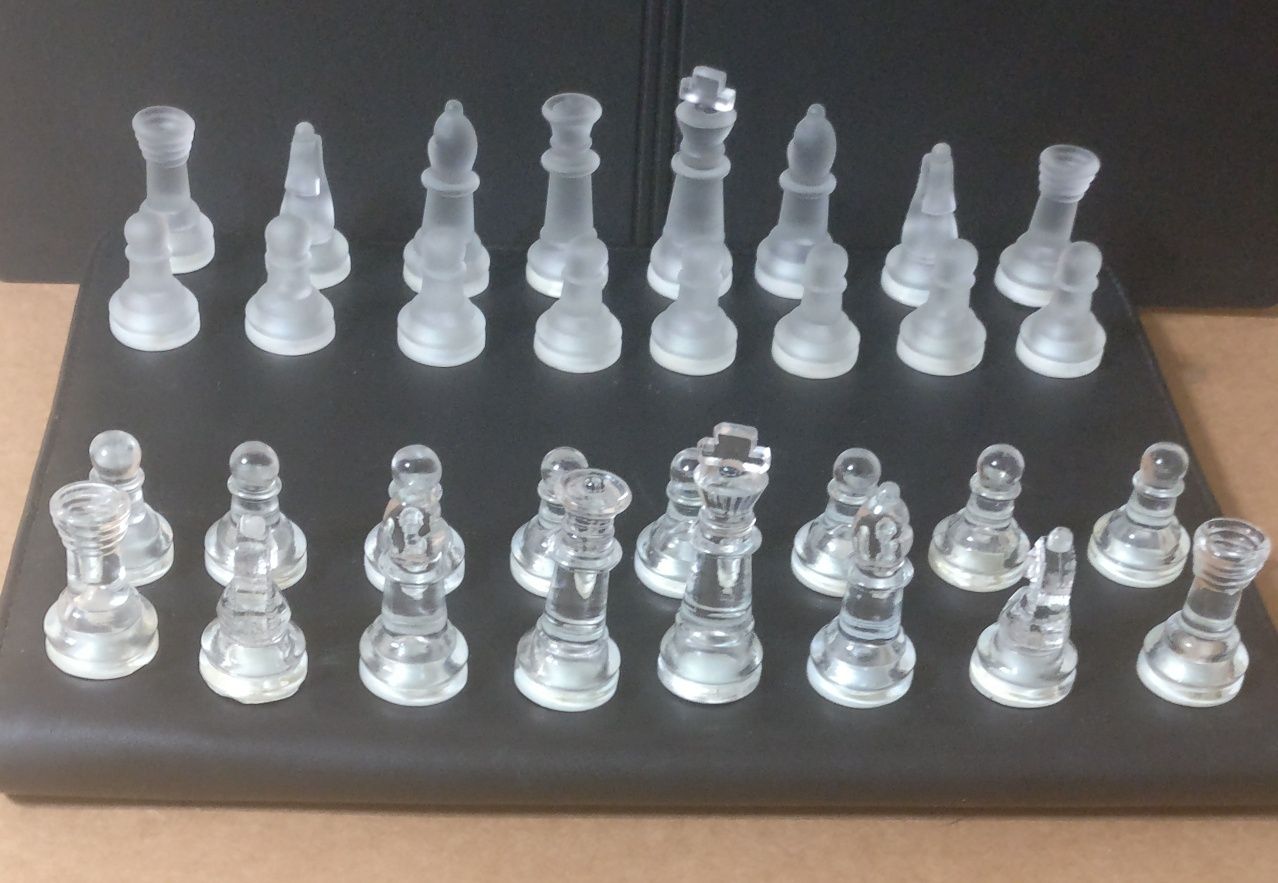 Piese șah sticlă