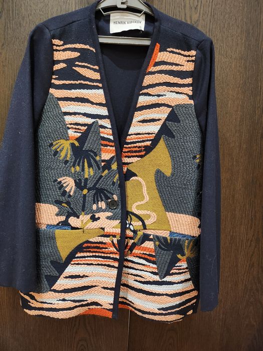 Невероятно красиво вълнено дамско сако