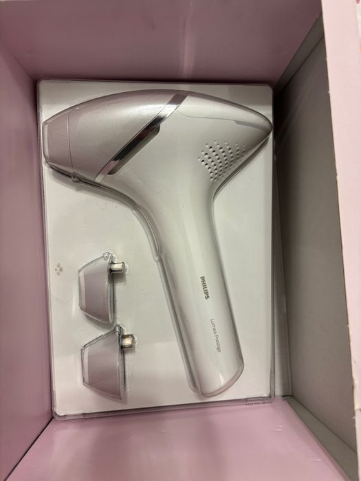Фотоепилатор/лазер Philips Lumea BRI954