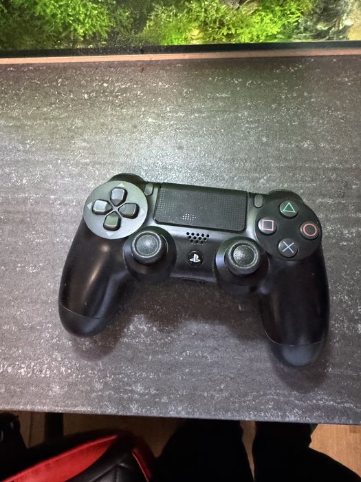 Play station 4 slim