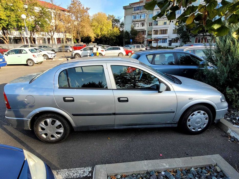 Primul proprietar vand Opel Astra G, Classic II, in 4 usi, din 2007