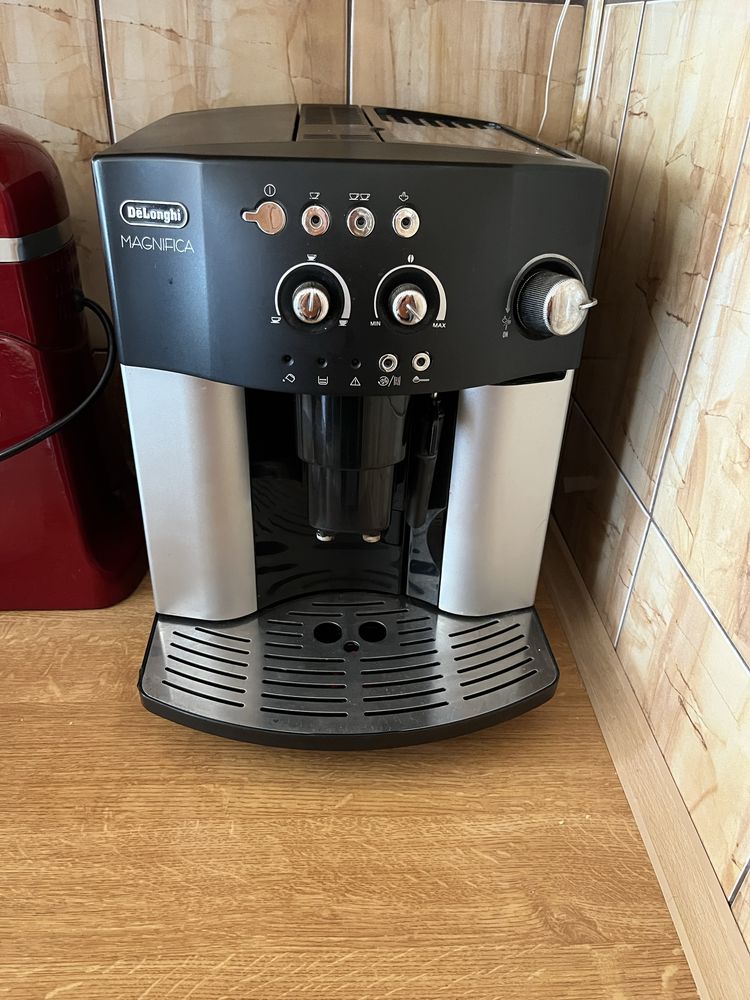 Expresor cafea delonghi magnifica