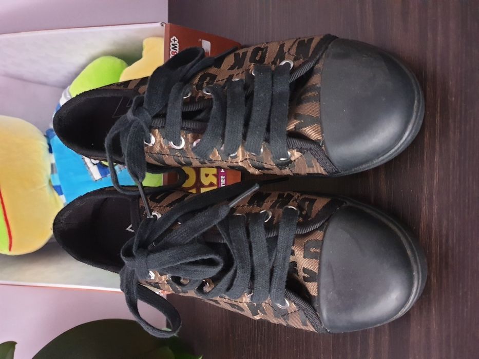 Dkny-нови кецове