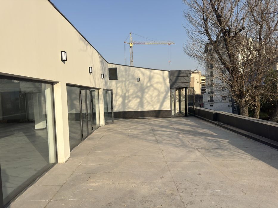 Biznesingiz uchun ijaraga zoʻr joy 170 kv yopiq 100 kv ochiq