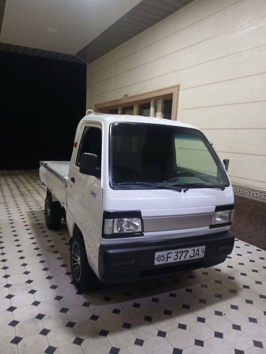 Лобо сотилади  навротлари бор