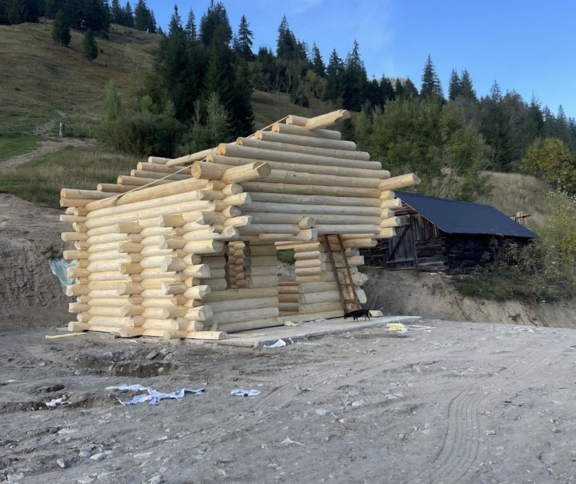 Facem case din lemn rotund vindem sau schimb cu auto