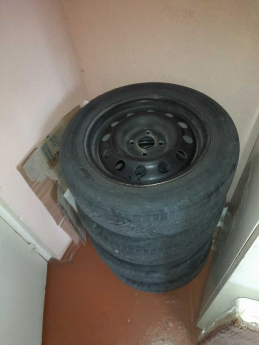 4 ta 195/60 R15 diska balon