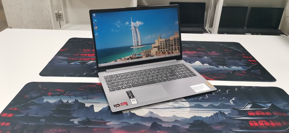 Ноутбук Lenovo Ryzen 3 3250U/ 8гб/ SSD 256/ Vega 3
