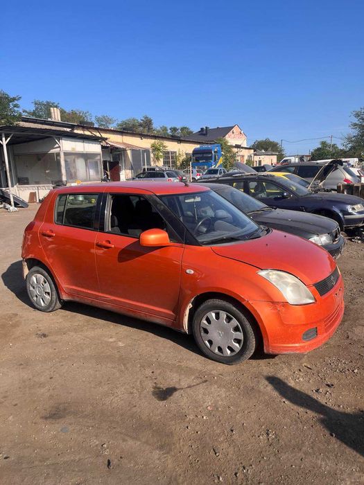 Сузики Суифт 1.3 бензин 2005 година на части