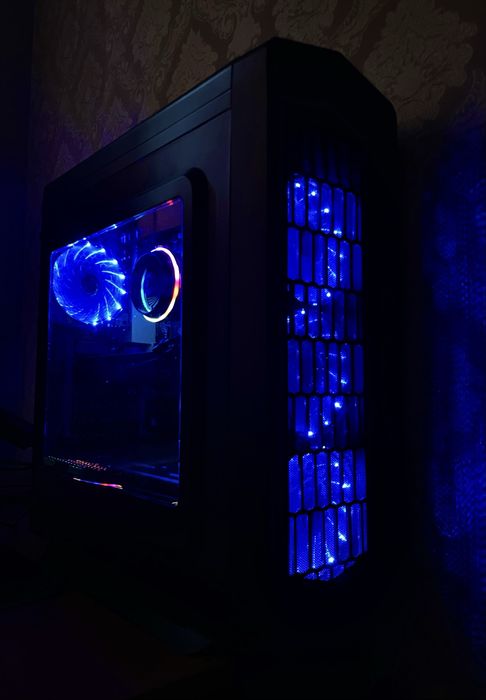 Игровой компьютер с комплектом