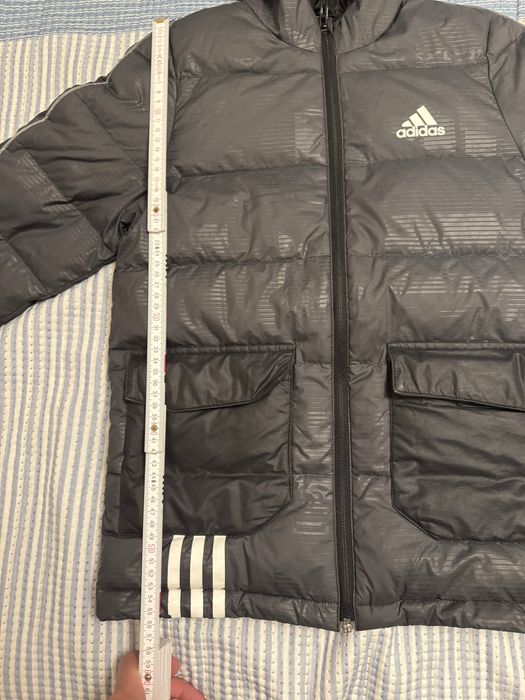 Adidas зимно яке за момче за около 9-10 години
