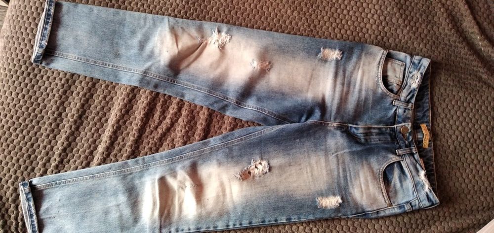 Дънки - модерни , изтъркани и др