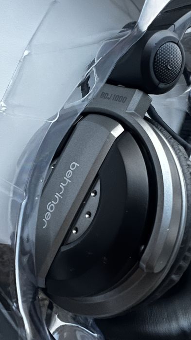Продам behringer BDJ1000 идельные наушники