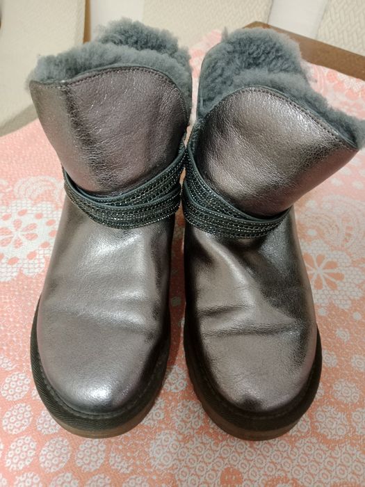 Продам Уги женские