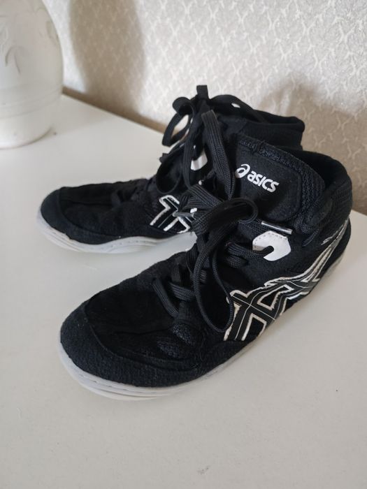 Спортивная обувь