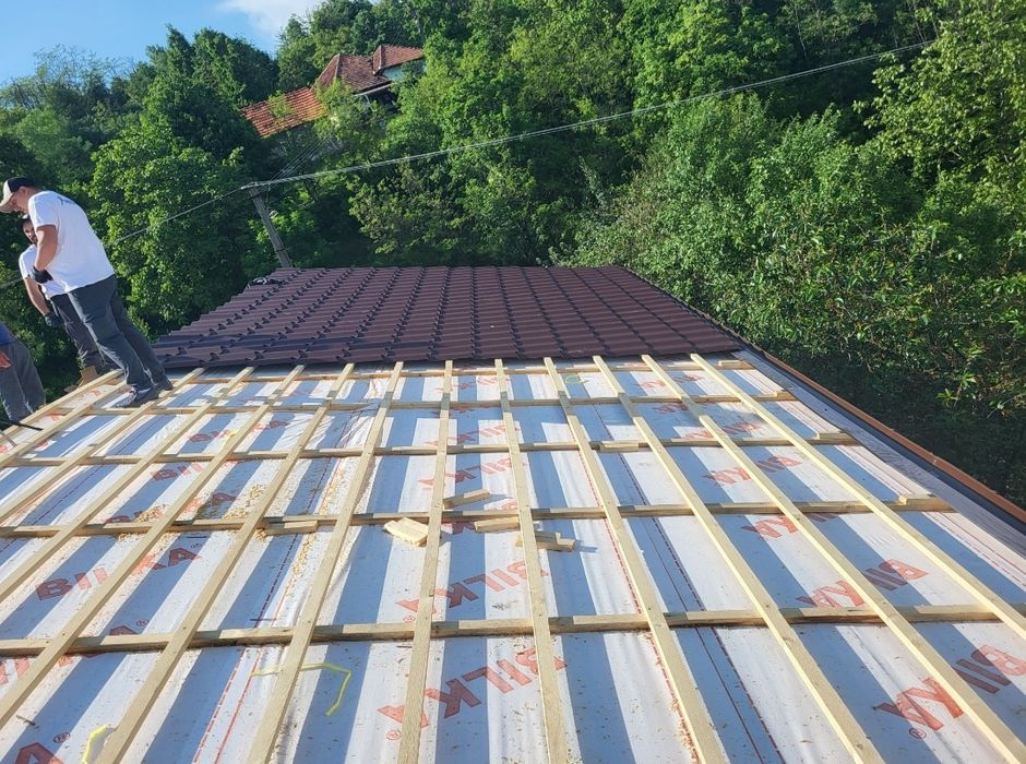 Oferim servici complete de montaj acoperisuri modificari si reparati