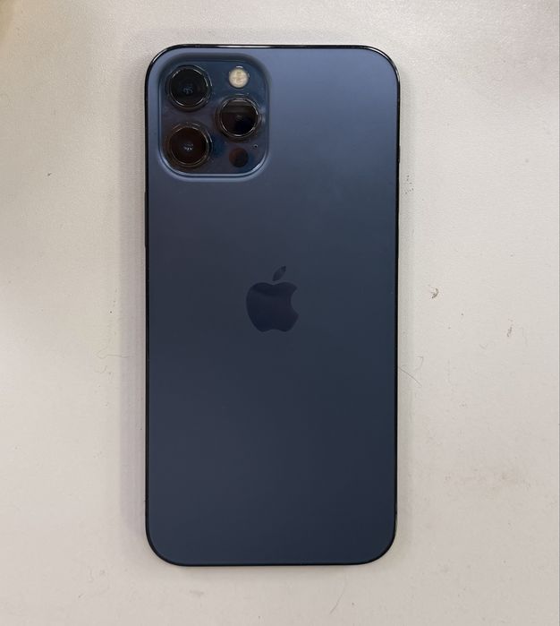 iPhone 12 Pro Max син – Отлично състояние, 128GB + подаръци