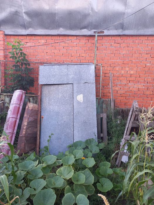 Продам ворота металлические с дверью
