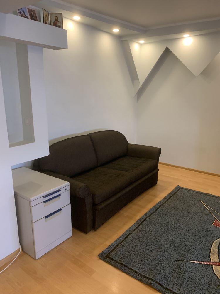 Persoană fizică închiriez apartament doua camere