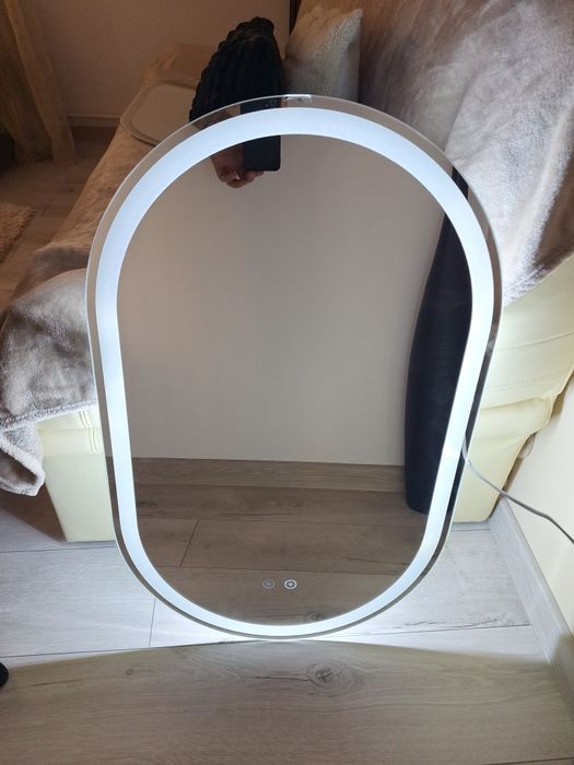 Oglinda led baie cu lumina si dezaburire