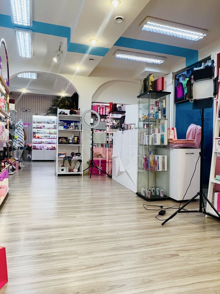 Дава се под наем  в Пловдив, Център -  кв.м за 178.5 € - Снимка #1