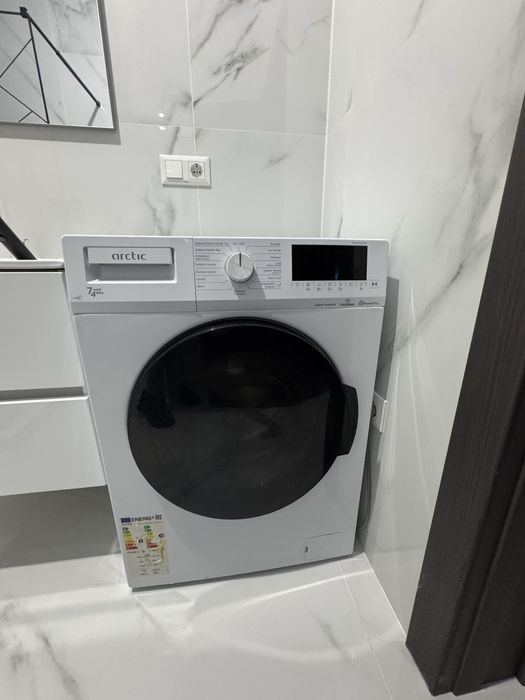 Masina de spalat cu uscator Arctic