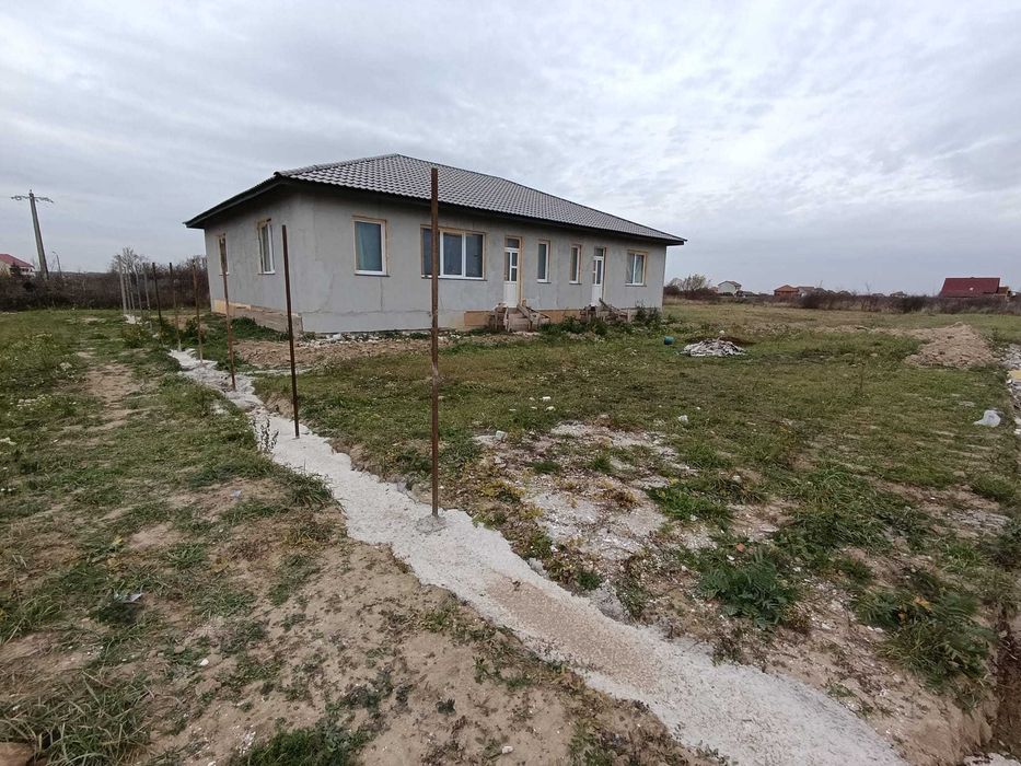 persoana fizica ofer :  Rezidență Elegantă cu Oportunități Uimitoare