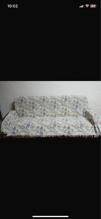 Продается уголок диван и два кресла