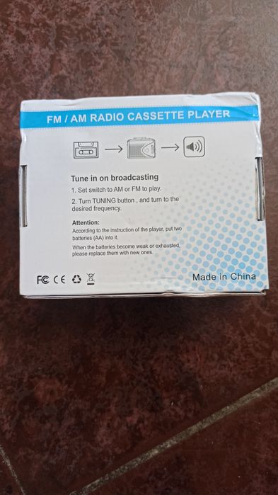 Vând radiocasetofon portabil