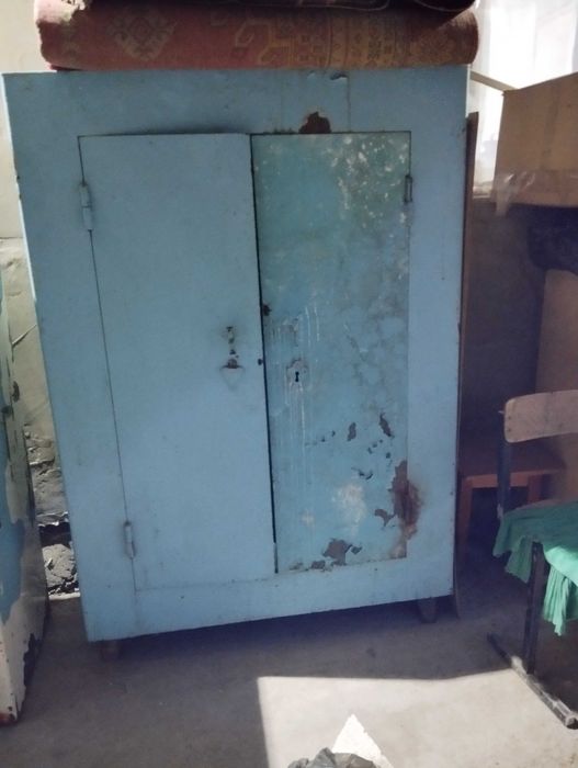 Продаю металлические сейфы