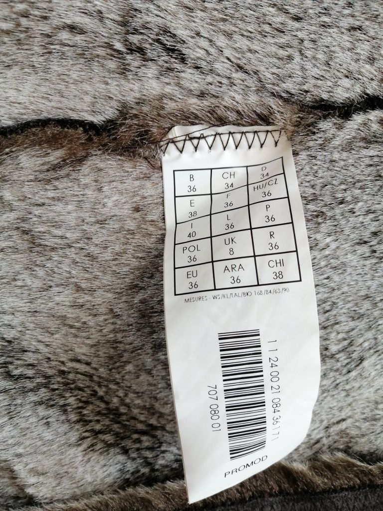 Vand cojoc dama PROMOD - piele intoarsa masura 36 (lung)