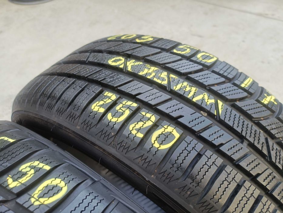 Doua anvelope iarna 205 50 17 toyo snowprox profil de 7,5 mm