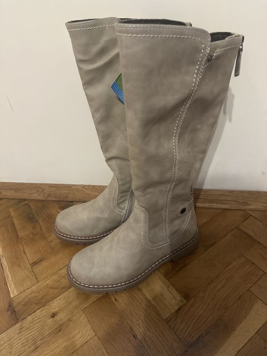 Ватирани ботуши нови