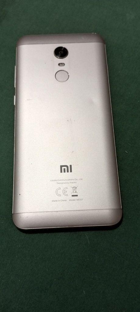 Xiaomi redmi 5 plus 64GB / 4 Ram