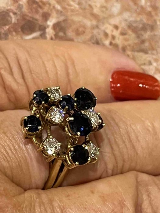 Inel din aur de 18k ornat cu diamante si safire naturale, 5.57g
