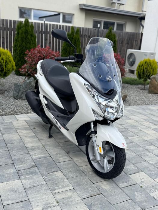 Yamaha Majesty 125  nu pcx 125 n max 125