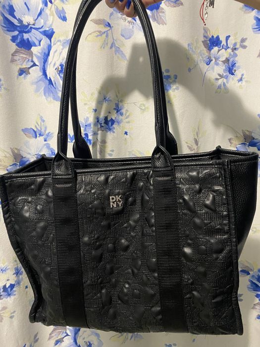 Дамска чанта DKNY-95лв.