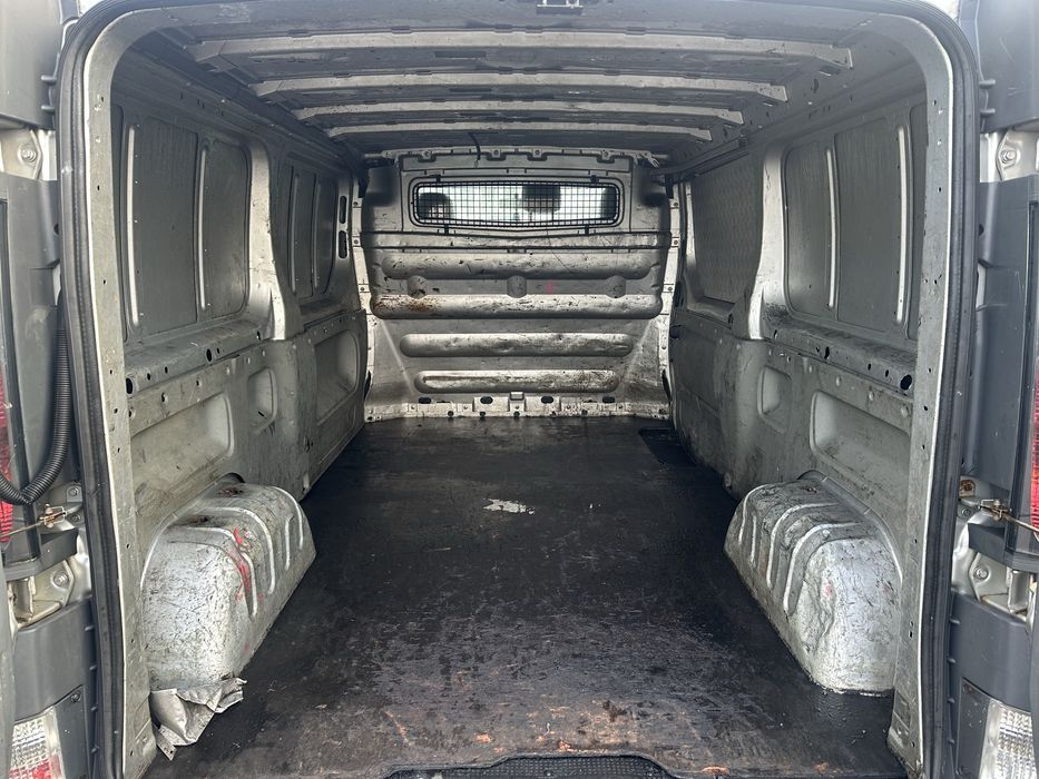 Renault Trafic 1.9dci 101cp, 6trepte lung. Ac, fab 2005. Portbagaj sus