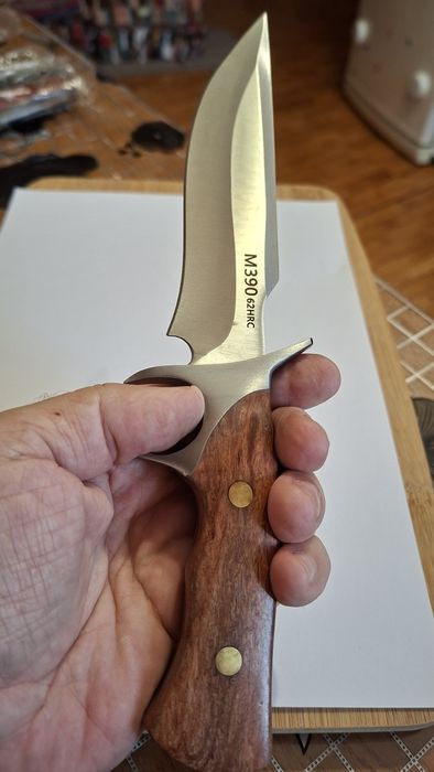 Cuțit vânătoare , camping , drumeție 25.5cm