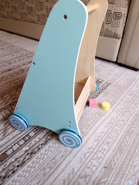 Antemergatoar din lemn cu activitati