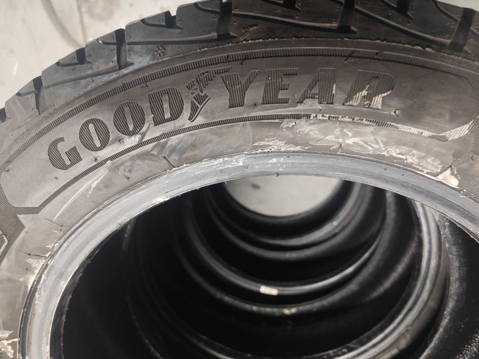 4бр.зимни гуми 225/55/17C Goodyear